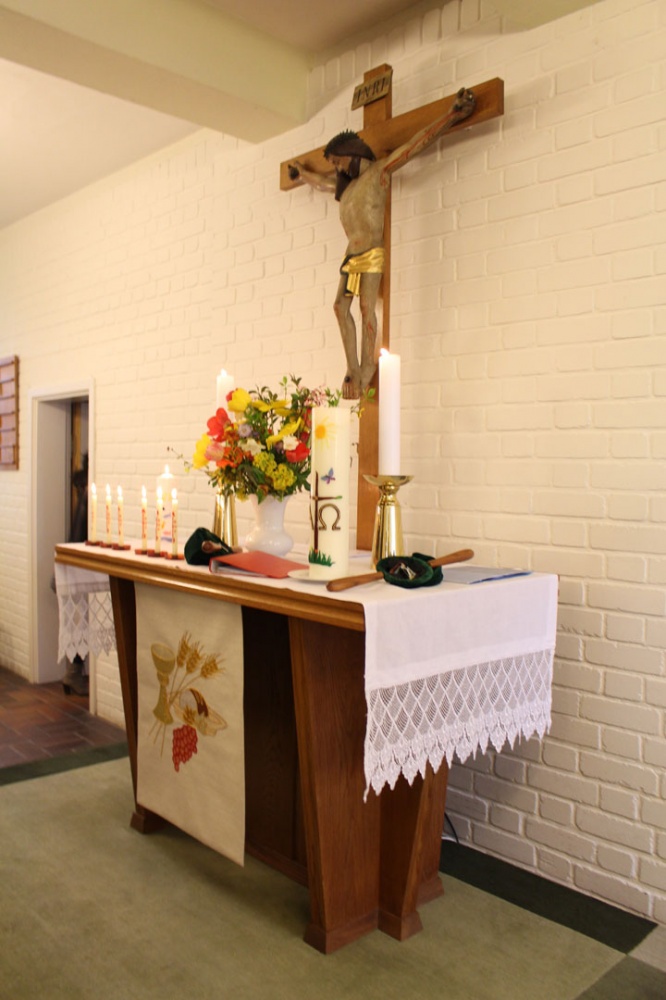 Der Altar nach dem Gottesdienst